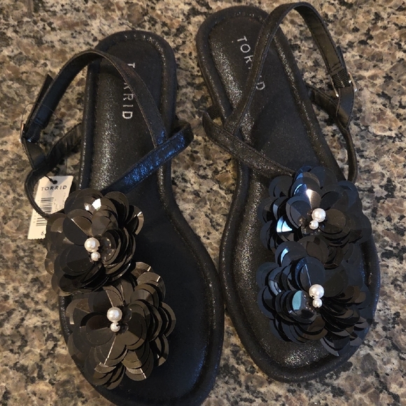 torrid Black Sandals with Floral Embellishments - Picture 2 of 5